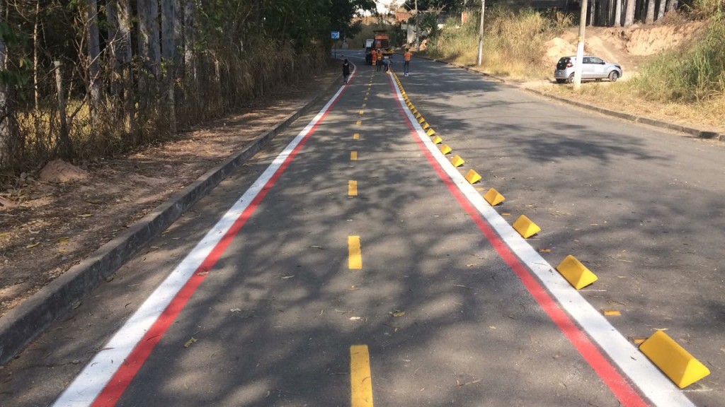 Ciclofaixa Na Rua Pitangui Recebe Nova Pintura Estratigr Fica Divinews