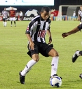 Mariano volta à lateral do Galo no jogo contra o São Paulo marianomariano