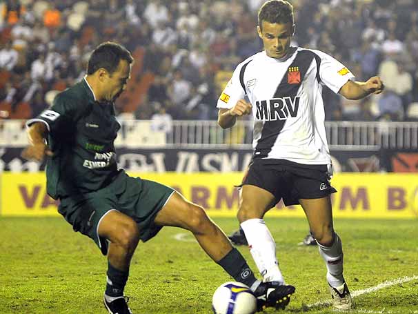 Vasco vence o Goiás e joga Ipatinga de novo na última colocação vasco
