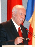 Vice presidente volta a atacar política de juros do governo vice