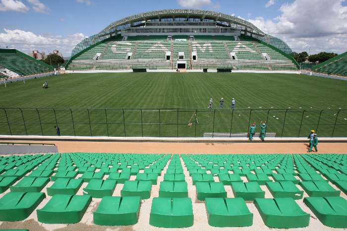 São Paulo enfrenta o Goiás no Bezerrão na última rodada bezerrao