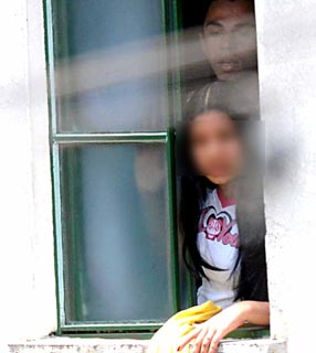 Polícia faz reconstituição da morte de Eloá caitveiro