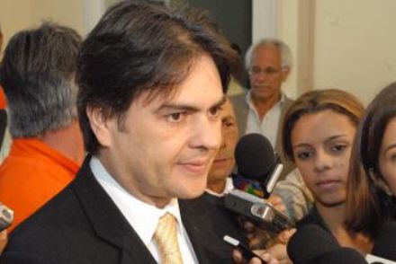 TSE mantém governador cassado no cargo cunha