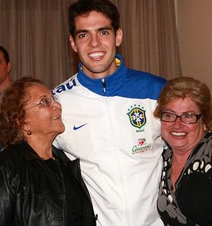 Kaká recebe visita das avós em Brasília; veja fotos kakavo