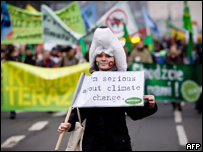 Sem consenso, começa etapa decisiva de conferência sobre mudanças climáticas alt