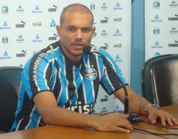 Grêmio pode escalar ataque reserva contra o Galo marcel