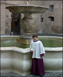 Menino de 11 anos é primeiro brasileiro no coral do Vaticano alt