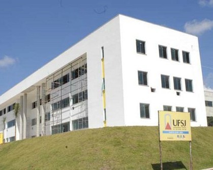 Estudantes encerram greve às vésperas do vestibular da Universidade Federal universidade