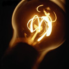 Horário de verão economizou 3,2% da energia no horário de pico lampada