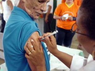 Vacinação contra a gripe atinge 12,1% da população de Divinópolis idosos