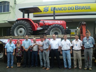Carmo do Cajuru: Produtores rurais são beneficiados com linha de crédito de mais de três milhões de reais pronaf