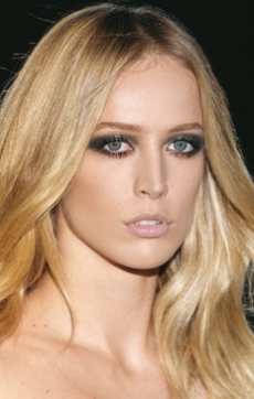 Rainha das passarelas raquel1