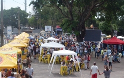 Feirão leva cerca de cinco mil pessoas ao parque de exposição sdc18515