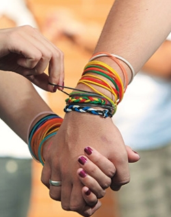 Quem conhece as inocentes pulseirinhas do amor? – Chegaram a Divinópolis! pulseira