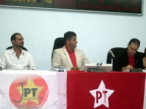 Divinópolis: Na comemoração dos 30 anos, o PT dá posse ao novo presidente e toma posse das realizações do Governo Federal no município capa