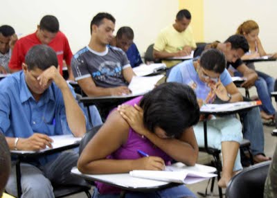 Prefeitura de Divinópolis abre vagas com salários de até R$ 5.771,04 concurso-publico