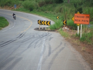 “Um Estado incompetente em pequenas e grandes coisas” mg_354_km_504-02-04-2010_por_robson_moraes01