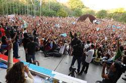 Professores do estado decidem manter greve bia-e-votacao