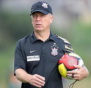 Da SÉRIE “TRAPALHADA TAMBÉM NA CBF”: Muricy recusa cargo de treinador da Seleção Brasileira e o atrapalhado Ricardo Teixeira chama Mano Menezes mano_menezes_292
