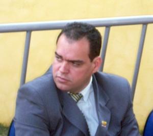 Velho estilo ditatorial retrogrado e ultrapassado de gestão de publicidade tenta amordaçar imprensa divinopolitana delano