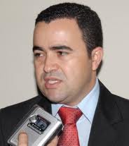 Administração do governo de Vladimir Azevedo (PSDB) prefeito de Divinópolis em Minas Gerais, em 2010 foi reprovada pelo povo vladimir