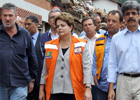 Tragédia sem paralelo no Brasil: chuva destrói Teresópolis, Nova Friburgo e Petrópolis, podendo chegar à casa de mil mortes – Dezenas de outras cidades em todo país foram afetadas dilma-gd14