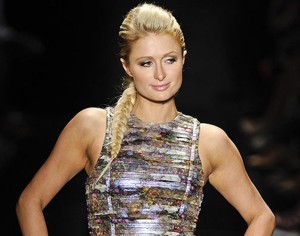 Muita gente importante passou pela semana de moda paulista, a São Paulo Fashion Week. O evento contou com estilistas renomados, artistas internacionais, modelos famosíssimas e foi prestigiado pela nata da moda mundial. Chiquérrimo! paris-hilton-triton1