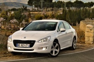 Para enfrentar a dura concorrência alemã a francesa Peugeot lança o 508 para suceder o 407 peugeot
