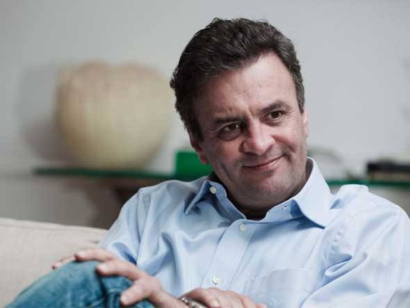 Ex-governador e agora senador Aécio Neves tem habilitação apreendida em blitz no Rio – Carteira vencida e recusa em fazer teste do bafômetro size_590_aecio-neves