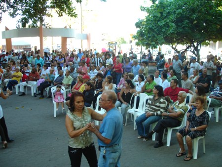 Projeto Música na Praça em comemoração ao aniversário de Divinópolis dsc04993
