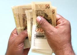 R$ 803,93 este será o valor do salário mínimo em 2015 – Em 2014 R$ 729,20 e no próximo ano R$ 667,75 – O PIB de 2013 pode crescer 5,5% dinheiro