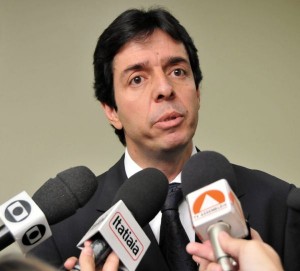 Dinis Pinheiro (PSDB) assume como governador interino de Minas dinispinheiro-300x271