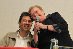 PT e PSB oficializam Erundina como vice de Haddad em São Paulo - Erundina afirmou que a aliança é uma oportunidade para aprofundar o projeto de construção de país fernando_haddad_com_luiza_erundina_2