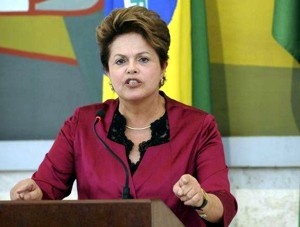 Dilma Rousseff diminui tarifa de energia em 28% - Vladimir Azevedo aumenta a cobrança do pagamento da água/esgoto em quase 100% size_590_dilma-na-cdes