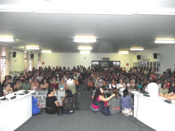 Servidores do município de Divinópolis em assembleia votam por paralisação parcial na próxima terça-feira (13) assembleia-camara
