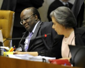 VIOMUNDO - Patrick Mariano: Decisão do ministro Joaquim Barbosa viola a Constituição e as leis vigentes barbosa-e1352505791345