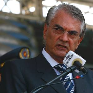 Violência em São Paulo faz vítima no governo: cai secretário de Segurança Pública o-secretario-da-seguranca-antonio-ferreira-pinto-durante-cerimonia-de-entrega-de-novas-viaturas-para-a-rota-1309797113081_300x300