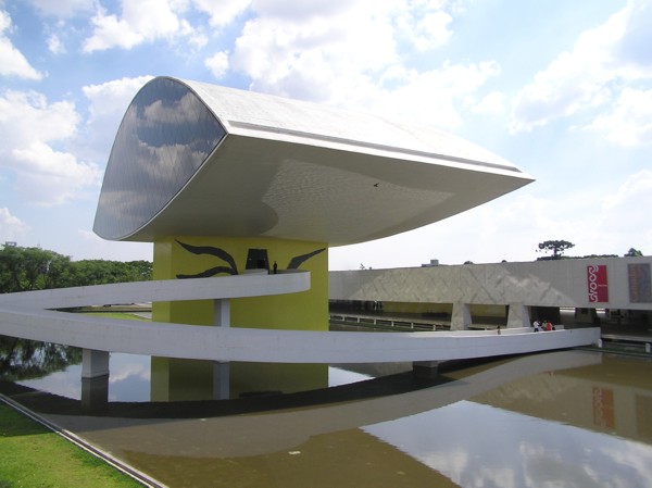 Oscar Niemeyer recebe homenagem no dia que completaria 105 anos museu_oscar_niemeyer_2_curitiba_brasil