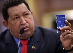 Para site ucho.info Chaves já morreu e a noticia so será dada depois de encerradas as negociações hugo_chavez_56-ap