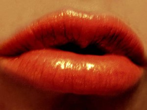App para Facebook permite listar pessoas para contato sexual size_590_lips