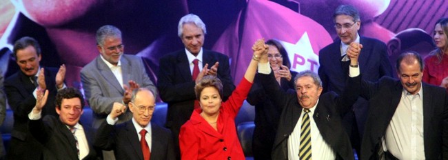 Em pleno ninho tucano Presidenta Dilma Rousseff diz que inflação está sob controle e Lula a elogia: “O Minha Casa Minha Vida só saiu por causa dela” images_cms-image-000311464