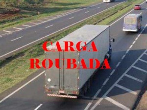 Empresário procurado é preso por receptação de cargas – Crime de roubo de cargas ocorreu no ano passado e o criminoso estava foragido carga-roubada-300x225