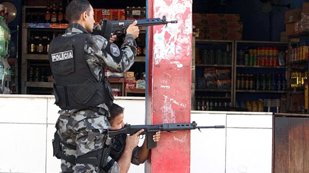 ACABOU A PAZ: Facção criminosa tenta voltar ao Alemão em ação de terror rio-alemao