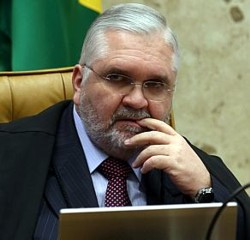 Mensalão Mineiro será julgado antes das eleições de 2014, afirmou o procurador-geral da República, Roberto Gurgel – O caso está parado no STF desde 2010 gurgel_andredusek292