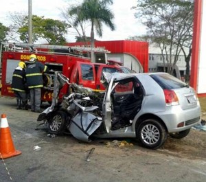 Duas pessoas morrem e uma fica gravemente ferida em acidente na Rodovia Estadual da Morte, MG-050 acidente050_div_2