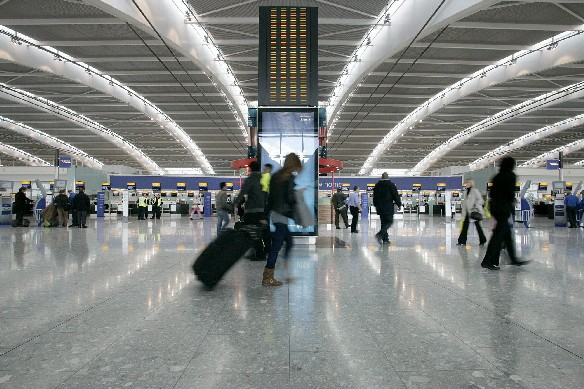 Itamaraty protesta contra retenção de brasileiro em aeroporto de Londres heathrow-newterminal