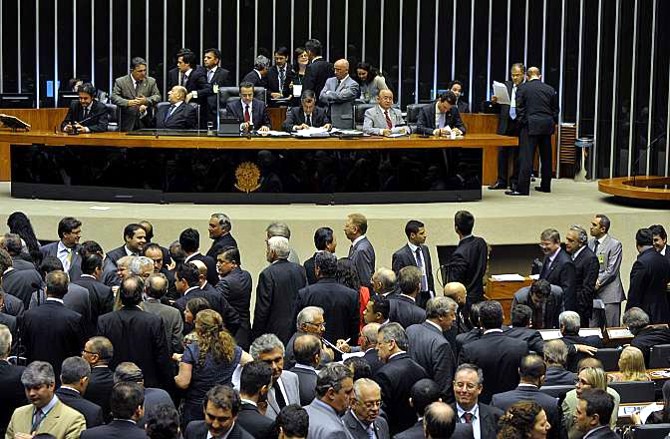 Câmara aprova texto original do Orçamento Impositivo em 1º turno img201308132130307743005med