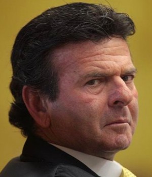 Ministro Luiz Fux, aquele que disse que “matava no peito” casos difíceis quando cabalava apoios para se tornar ministro do Supremo, não mentiu. fux