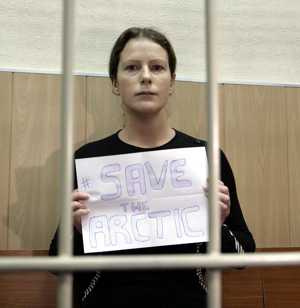 Ana Paula, a ativista brasileira do Greenpeace é libertada na Rússia ana-paula-maciel