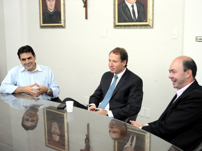 Deputado Domingos Sávio visita Hospital São João de Deus e garante novas emendas parlamentares para o ano de 2014 exportar